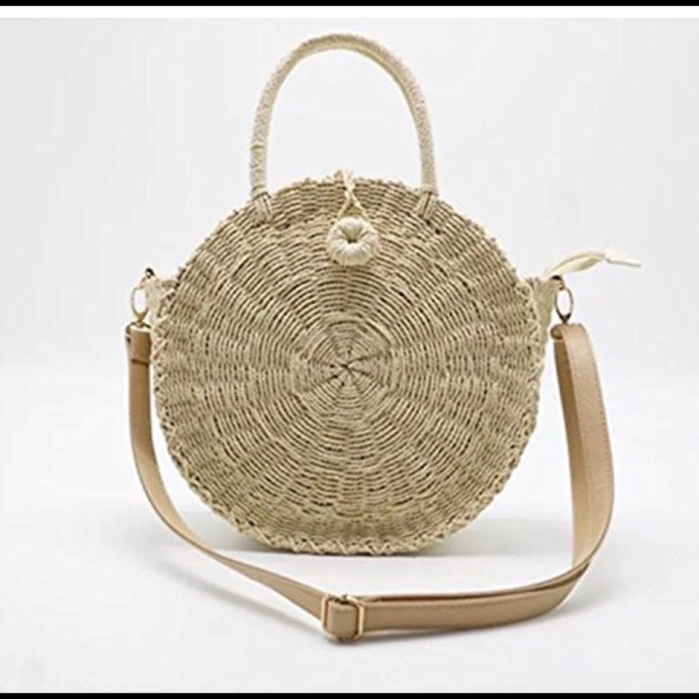 Round straw tote